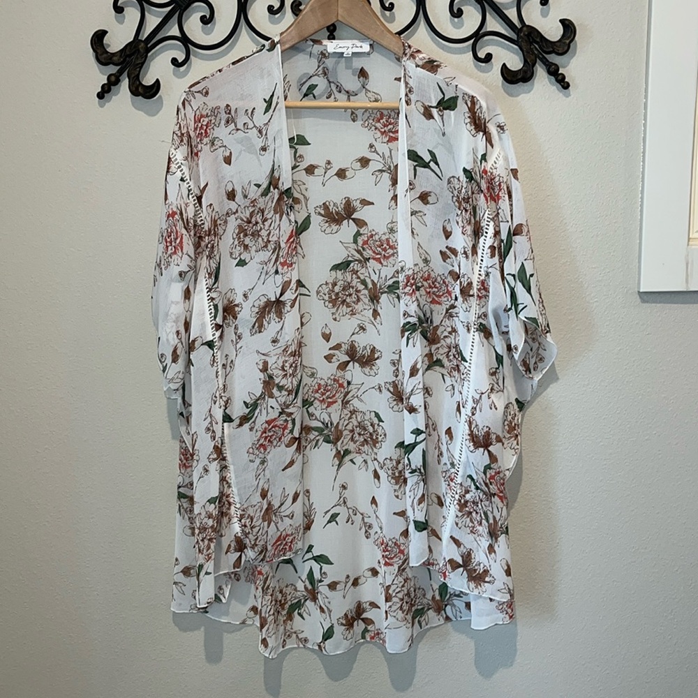 EMERY PARK SHORT SLEEVE KIMONO SIZE MEDIUM FLORAL PRINT
